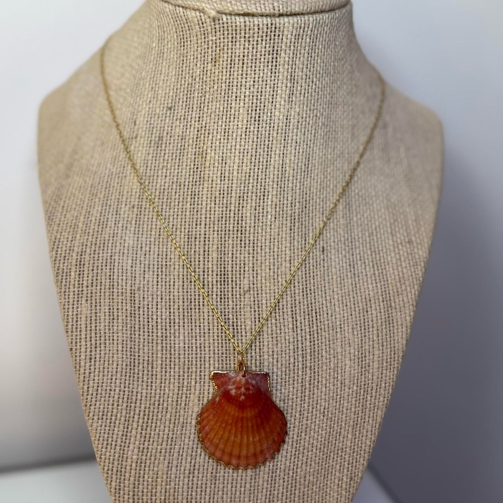 Gold Shell Pendant Necklace